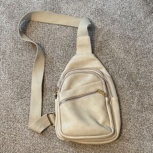 Urban Expressions Cream Belt Bag